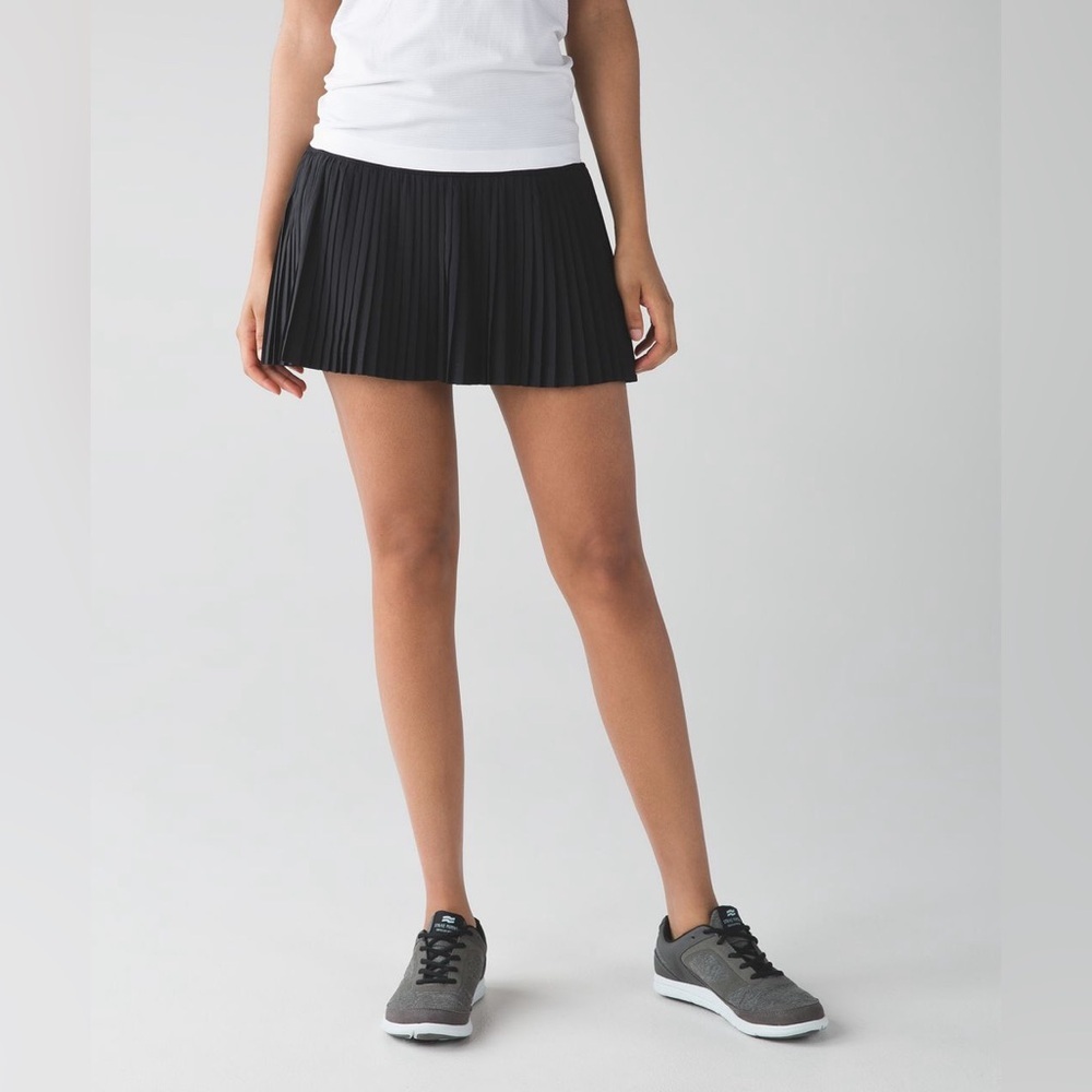Lululemon Pleat To Street Skirt II Tennis Skort Black size 10